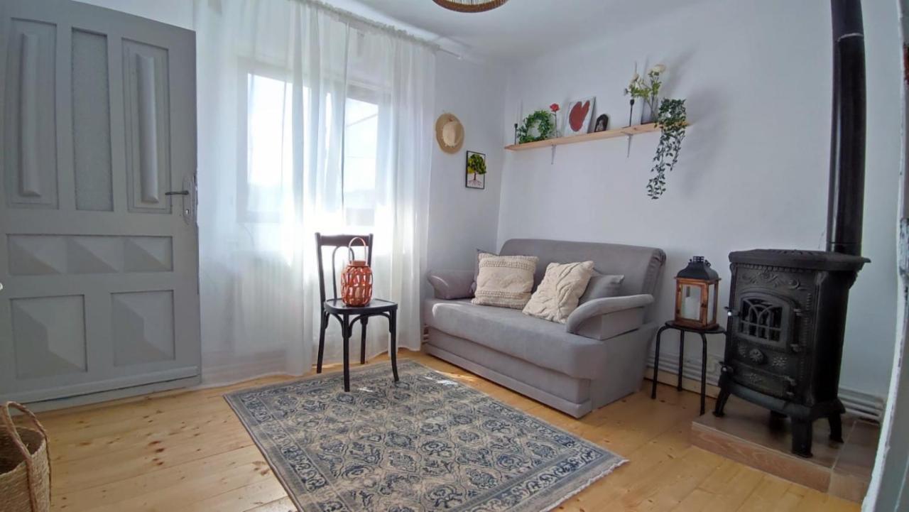 La Casuta Villa Fieni Luaran gambar
