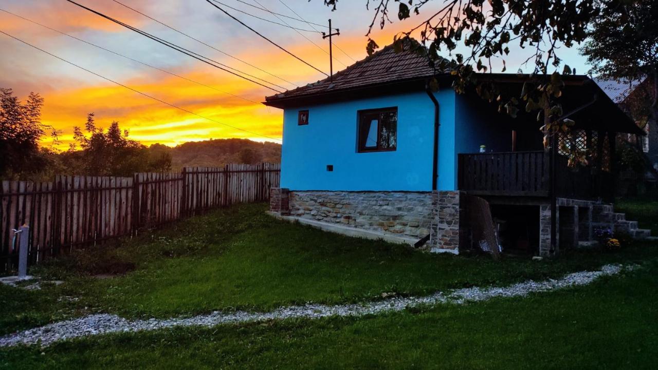 La Casuta Villa Fieni Luaran gambar