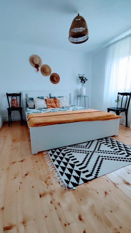 La Casuta Villa Fieni Luaran gambar