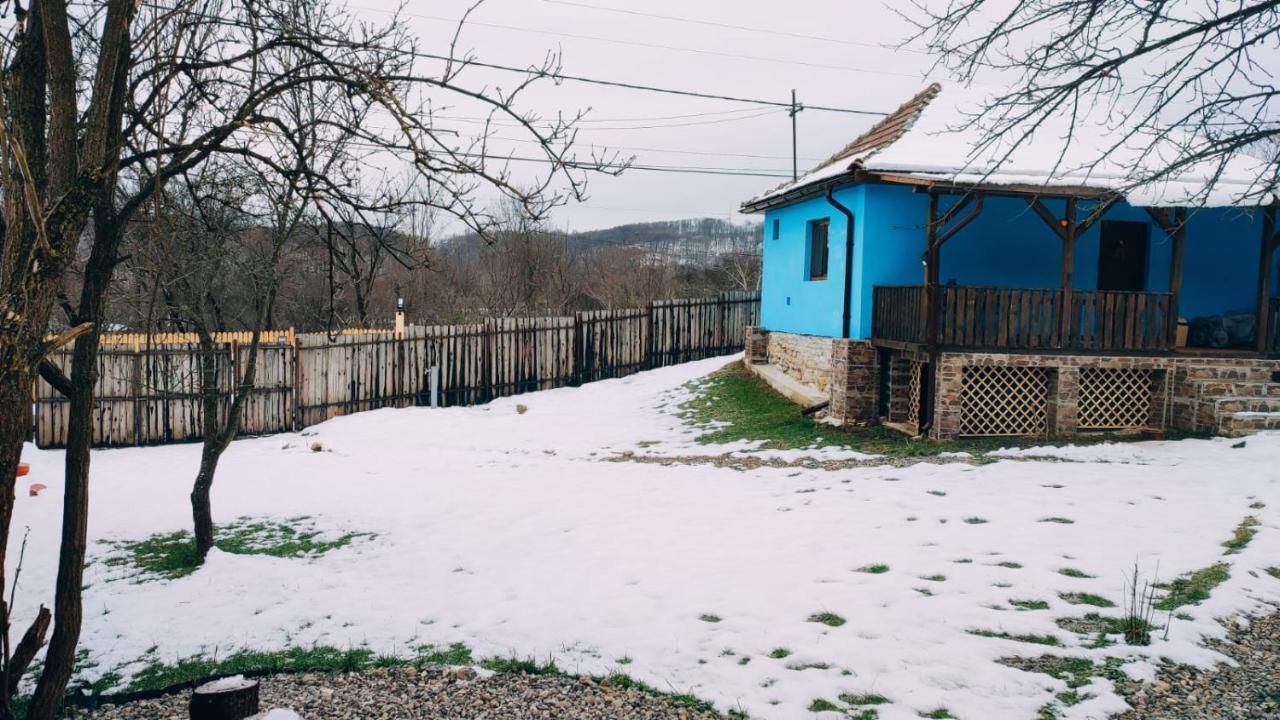 La Casuta Villa Fieni Luaran gambar